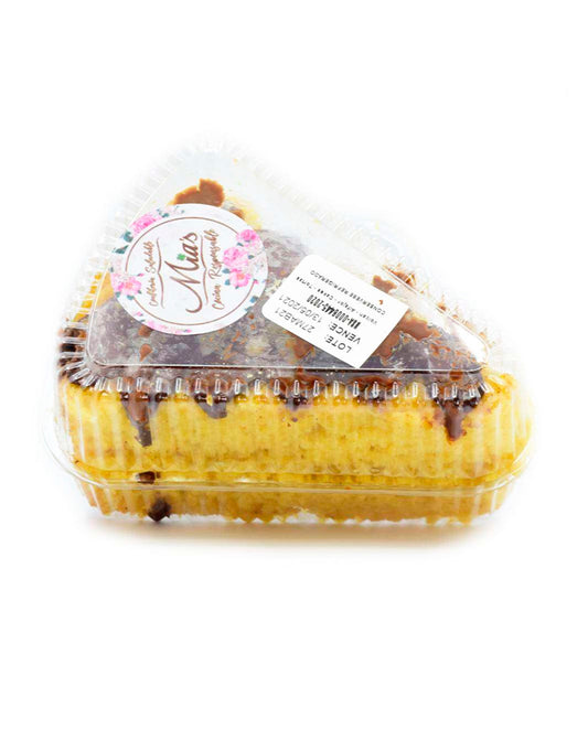 Torta triangulo de vainilla con cobertura de arequipe Mias