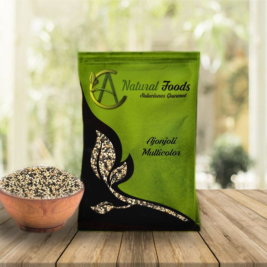 Ajonjolí multicolor 100% natural, mezcla de semillas blancas, negras y doradas que aporta textura, color y sabor a tus preparaciones favoritas.